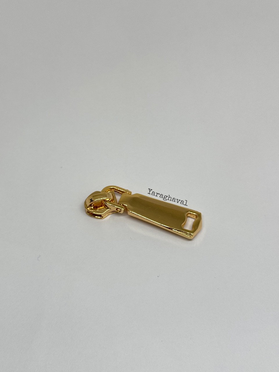 2D7FEA8B-ADE5-4F45-82CE-3620D0A2A836 سرزیپ پاپیونی نمره 5 پلاستیکی