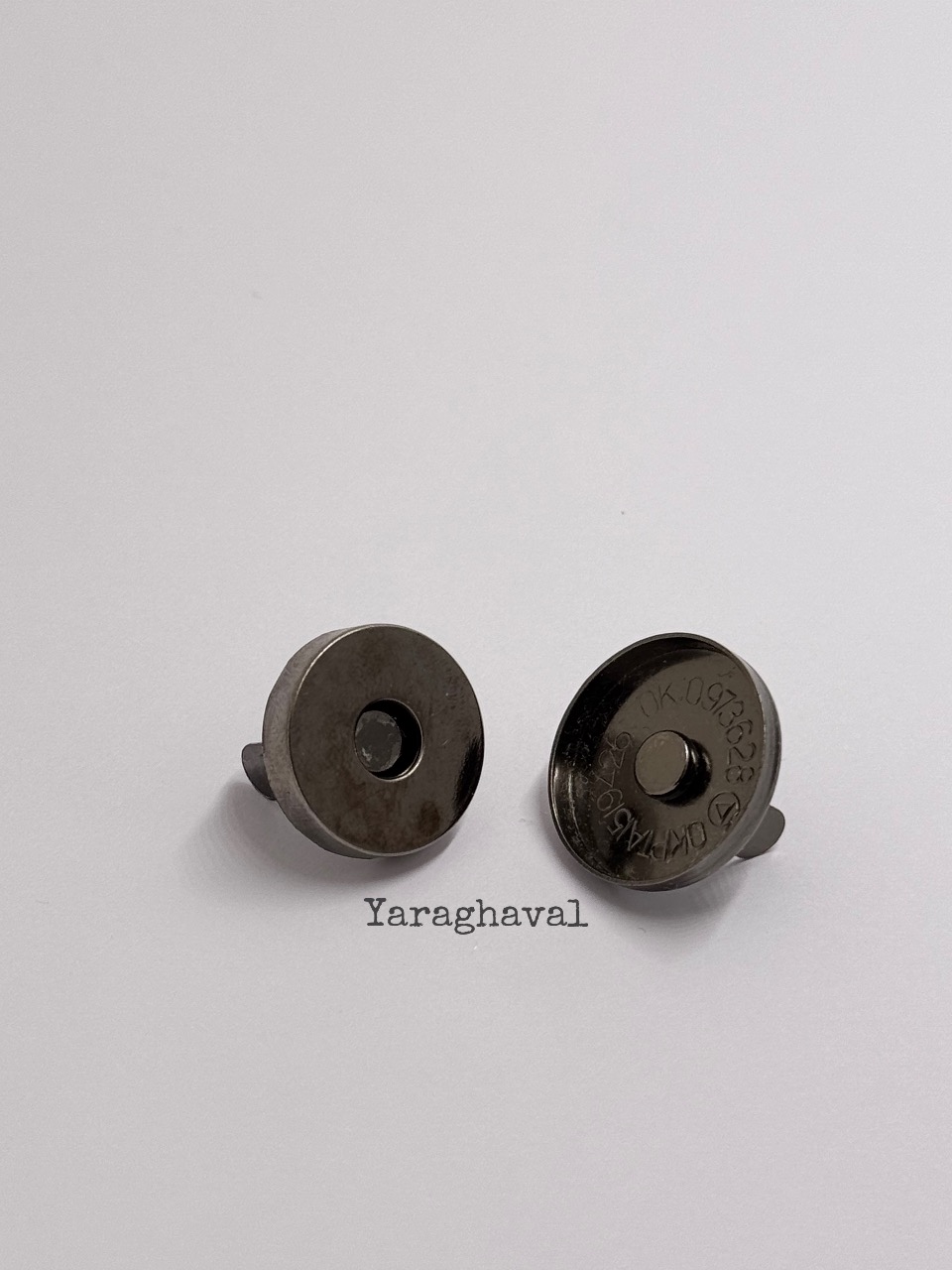 9D1026CE-B3AC-46D0-880A-7A9CBFB8216E آهن ربا قابلمه ای رنگ دودی سایز 18